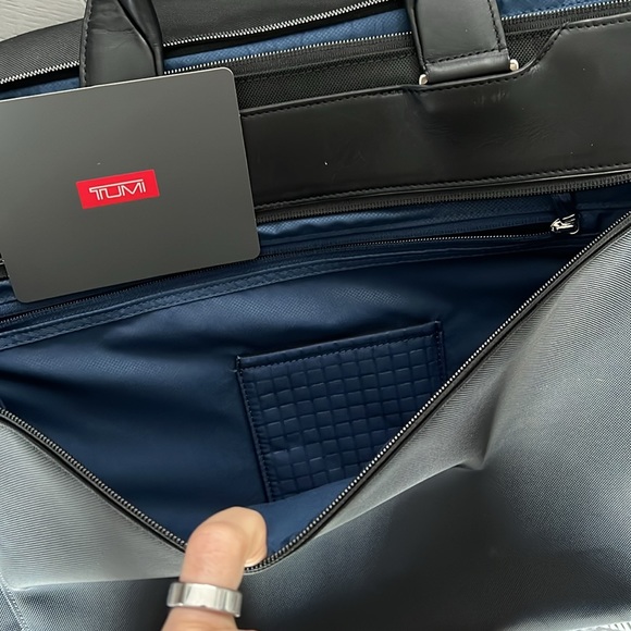 TUMI garment bag and suitcase with shoulder strap. Leather handles. Used once. - Picture 9 of 13
